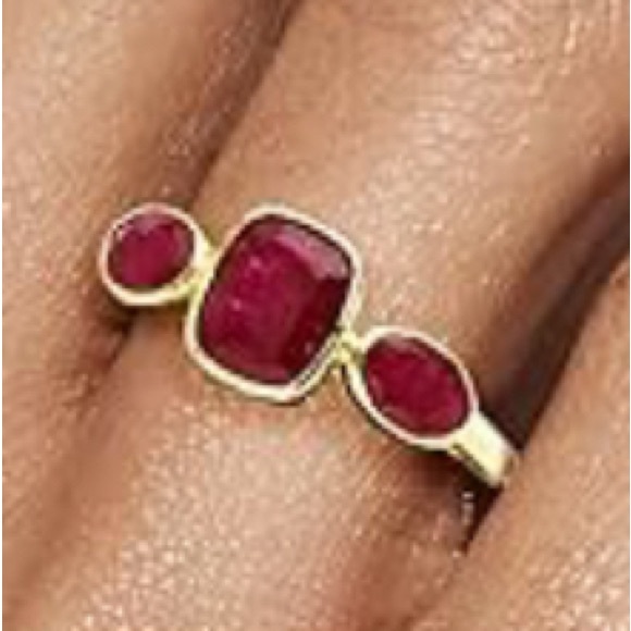 Gorgeous upscale Neiman Marcus 18KT vermeil 3 stone Ruby Ring size 7 - Picture 5 of 5